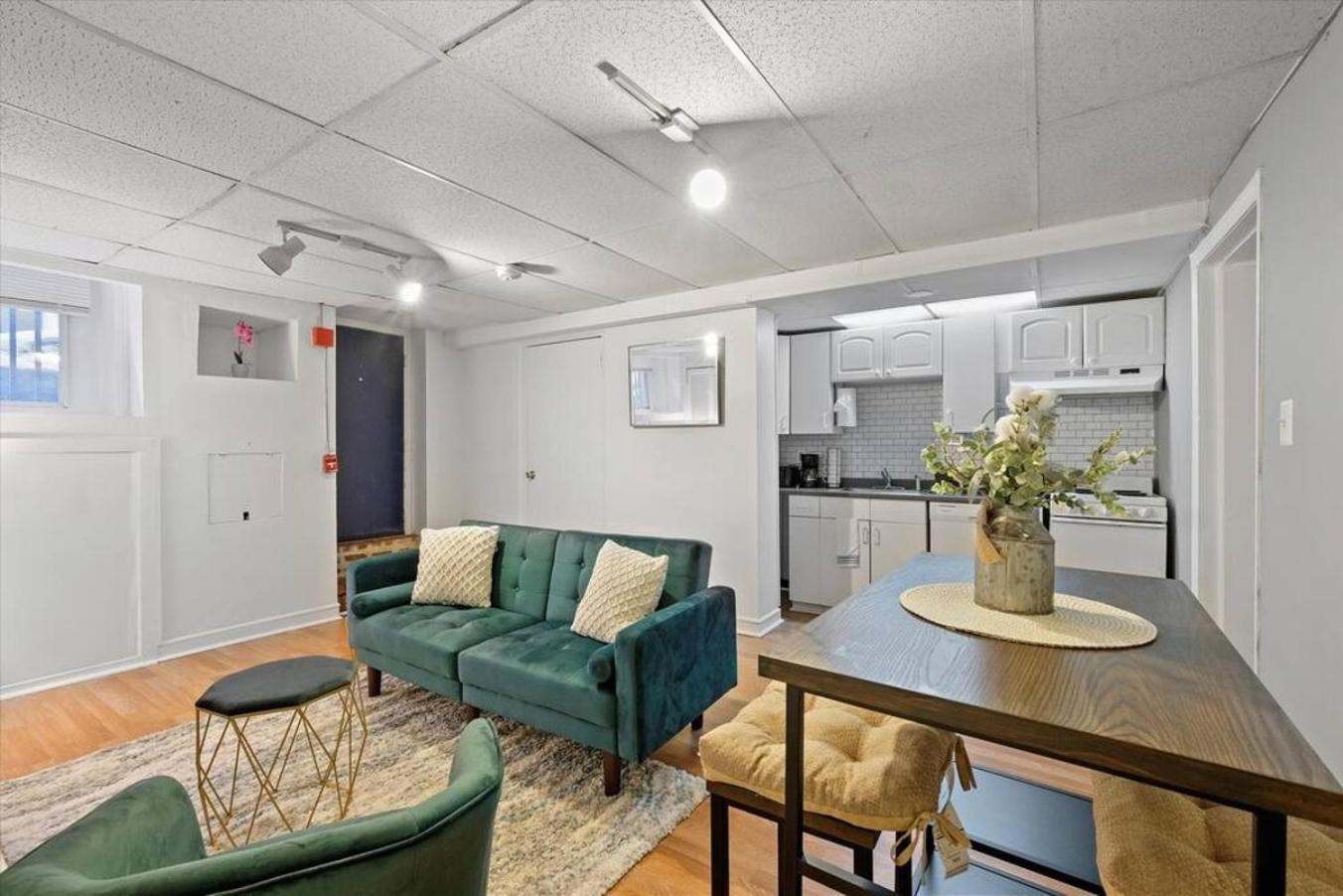 Premium In Prime Locale Apartment